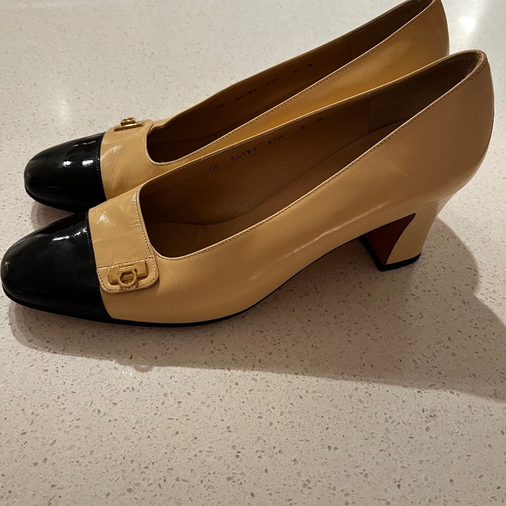St. John shoes 8B